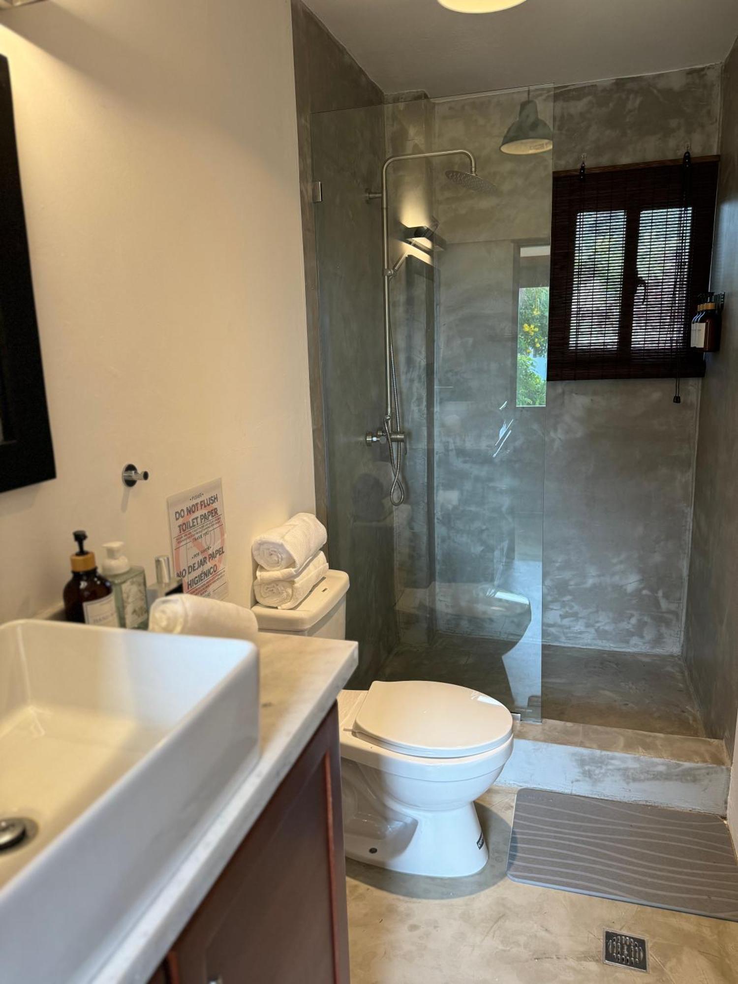 Catalina, Cabrera Oceanview Multi 2 Bd 2 Bath Condo Units With Balcony And Pool المظهر الخارجي الصورة